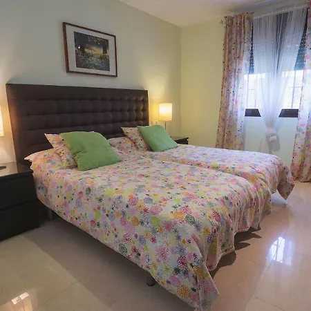Amplio Chalet Con Jardin Piscina Y Vistas Al Mar Holiday home