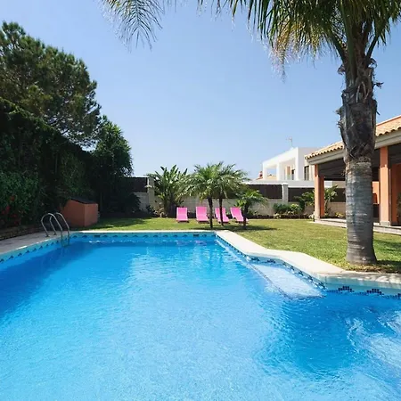 Amplio Chalet Con Jardin Piscina Y Vistas Al Mar Holiday home Conil De La Frontera