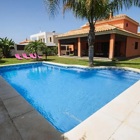 Amplio Chalet Con Jardin Piscina Y Vistas Al Mar Holiday home *