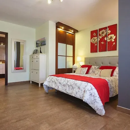 Amplio Chalet Con Jardin Piscina Y Vistas Al Mar Holiday home *