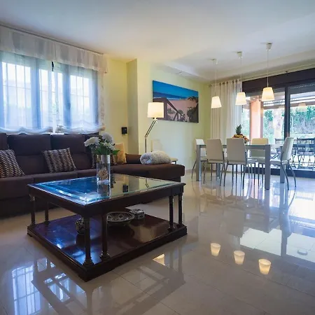 Amplio Chalet Con Jardin Piscina Y Vistas Al Mar *